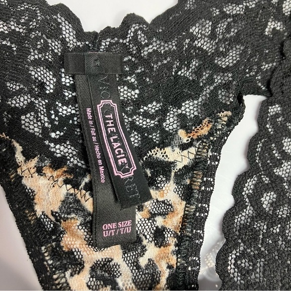 Victoria’s Secret underwear bundle of‎ 2 - Picture 2 of 6